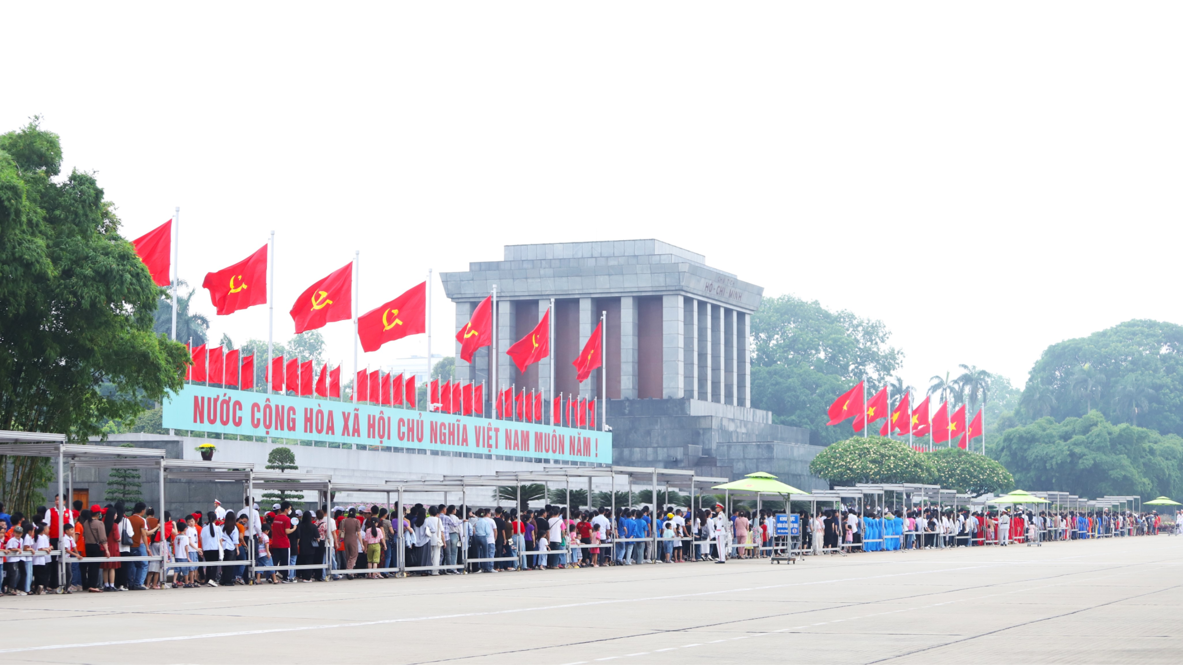 Bố trí 8 điểm trông xe phục vụ nhân dân viếng Lăng Bác