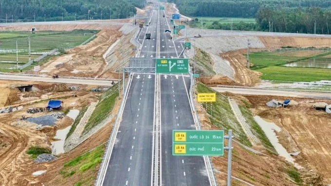 Dự kiến thông xe 12 dự án cao tốc Bắc - Nam dịp 30/4