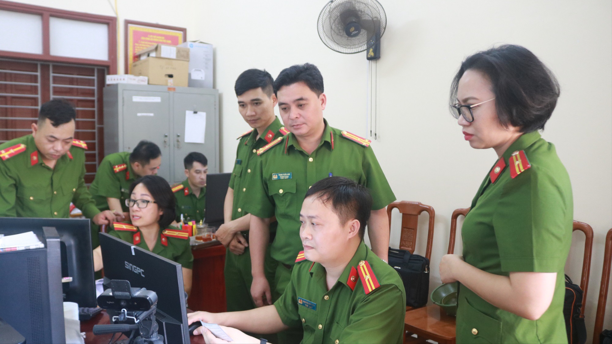 Phòng Cảnh sát QLHC về TTXH phục vụ xuyên lễ 30/4 – 1/5