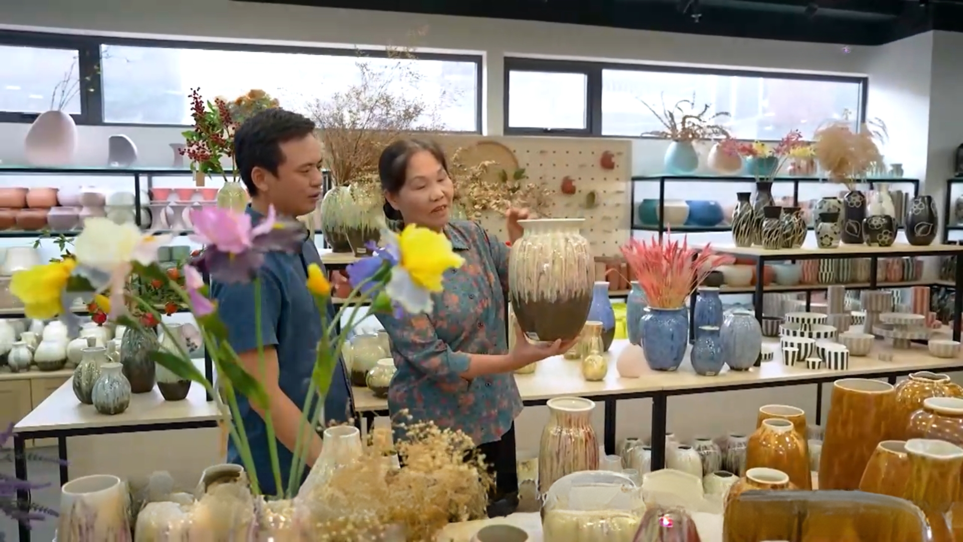 Ngọn lửa hồng của làng gốm | Người tốt quanh ta | 27/04/2026