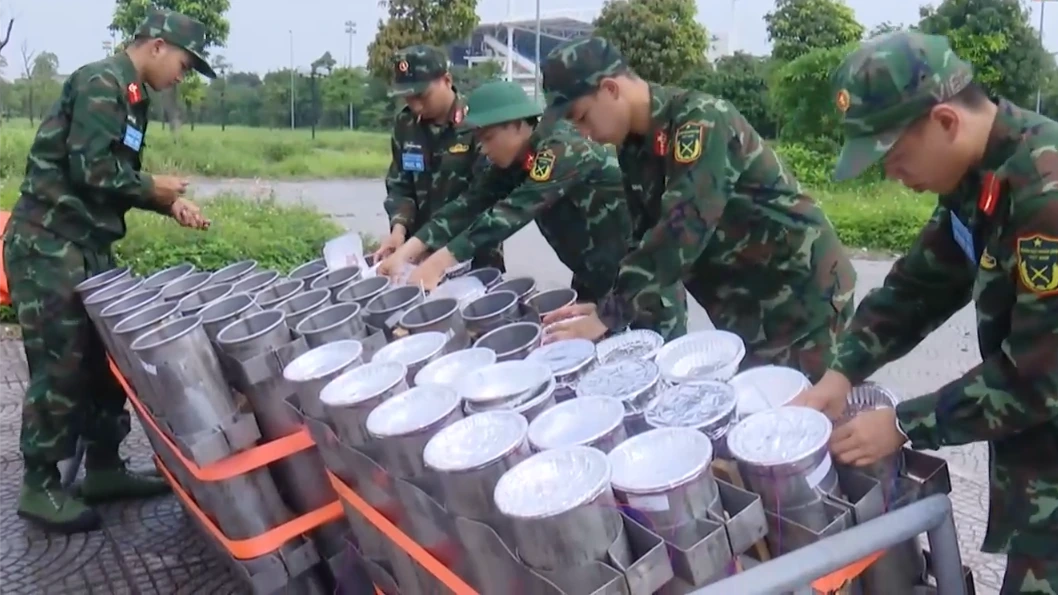 Pháo hoa nghệ thuật sẵn sàng trình diễn trong chương trình 'Âm vang Tổ quốc'