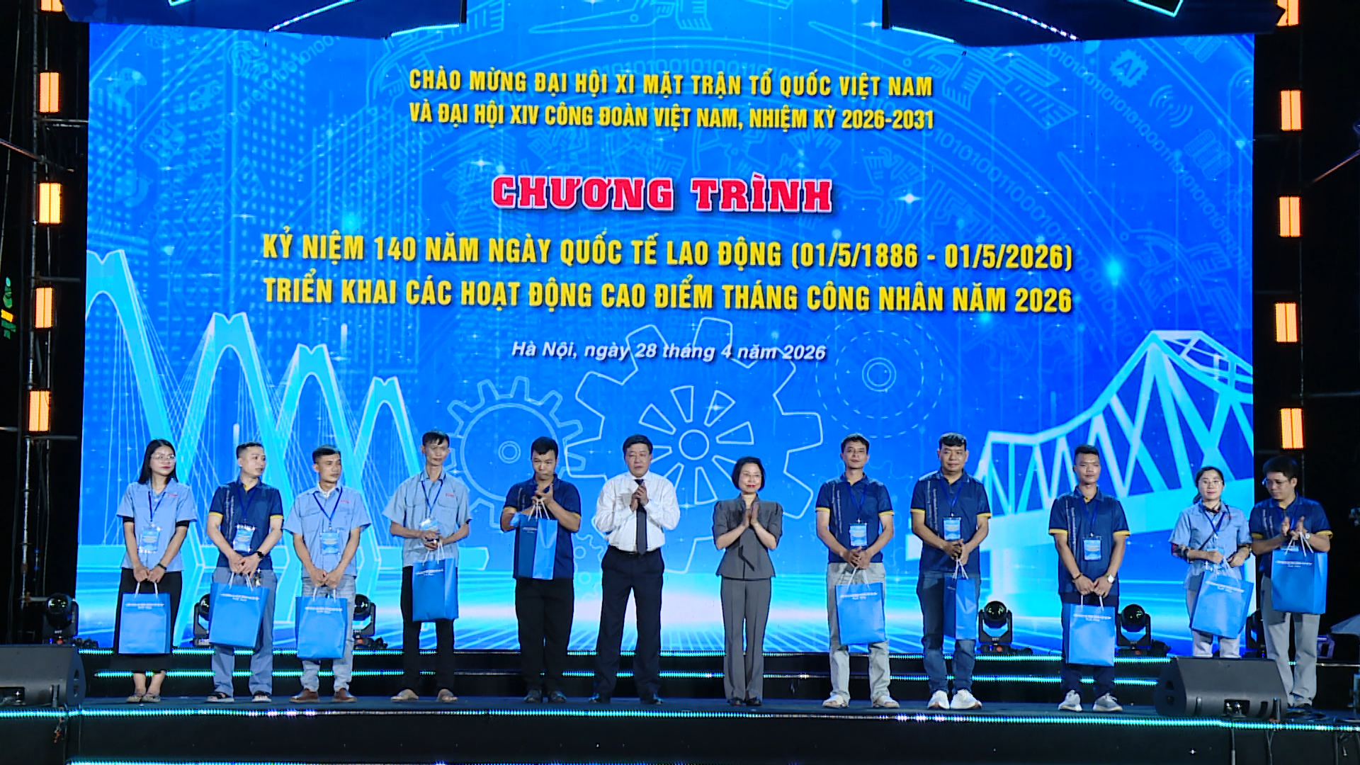 Công nhân Thủ đô thi đua nâng cao năng suất lao động