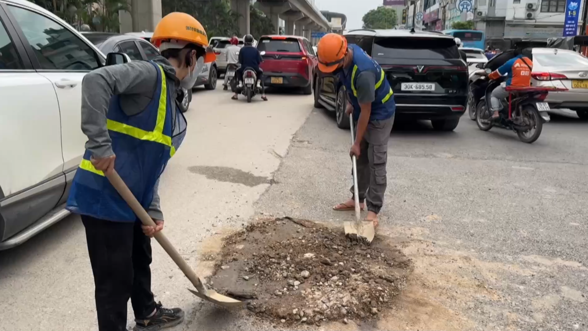 Khẩn trương sửa chữa các hư hỏng kết cấu hạ tầng giao thông