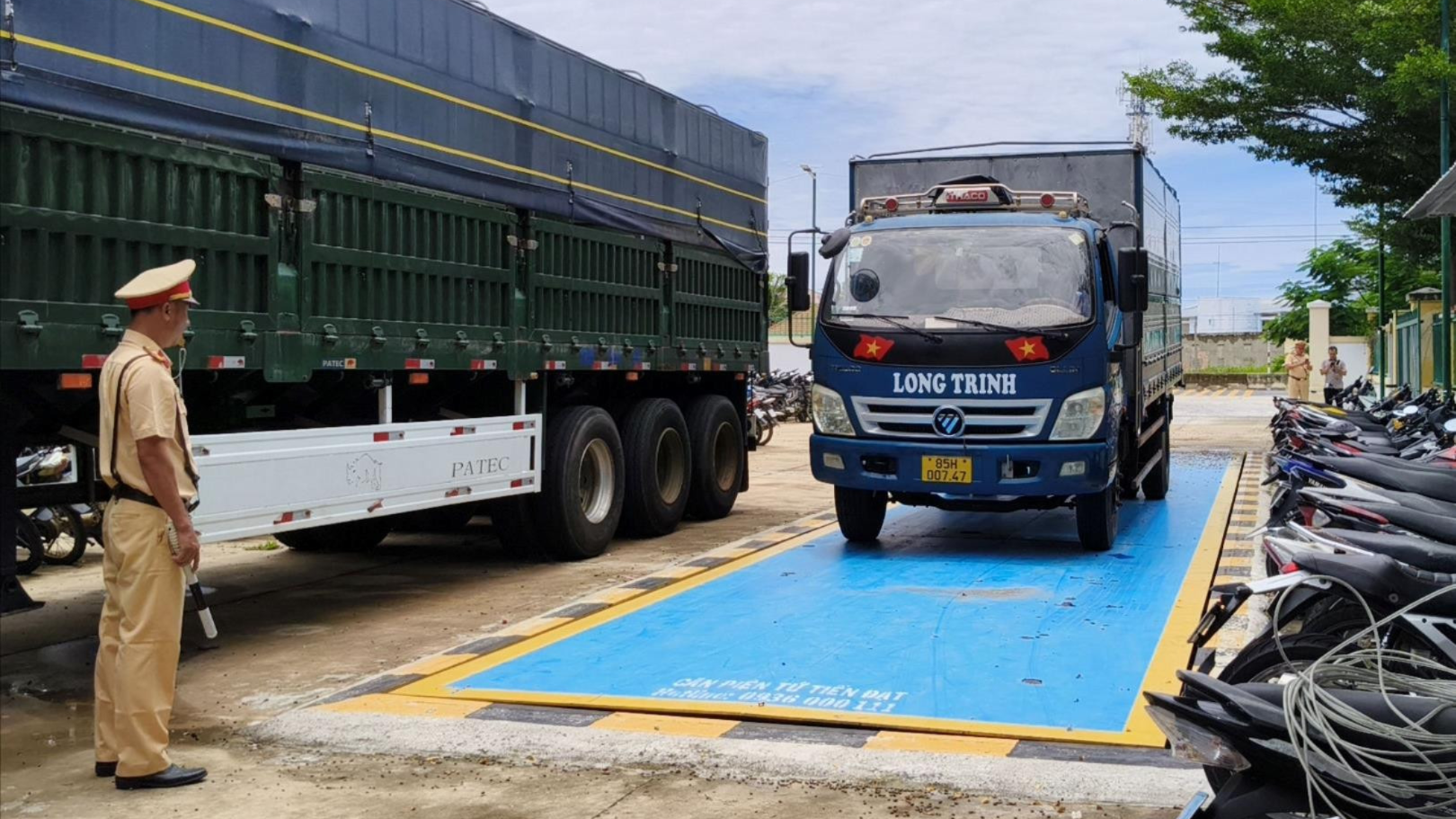 Đảm bảo an toàn giao thông từ việc kiểm soát xe chở vật liệu