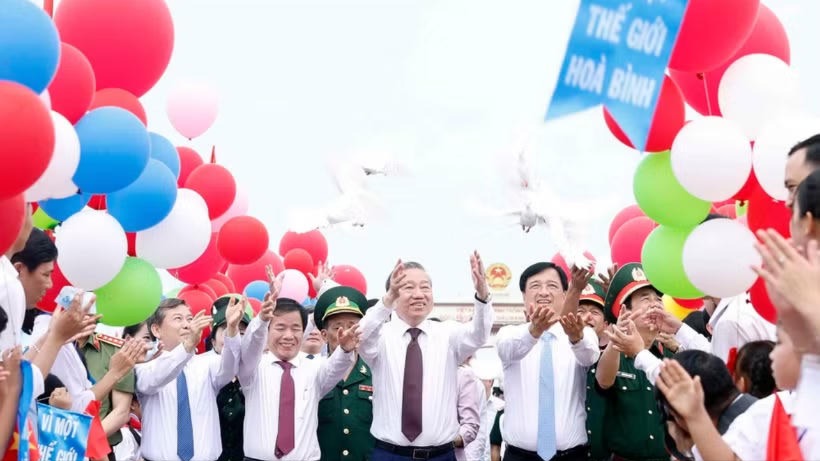 Tổng Bí thư, Chủ tịch nước dự lễ thượng cờ 'Thống nhất non sông'