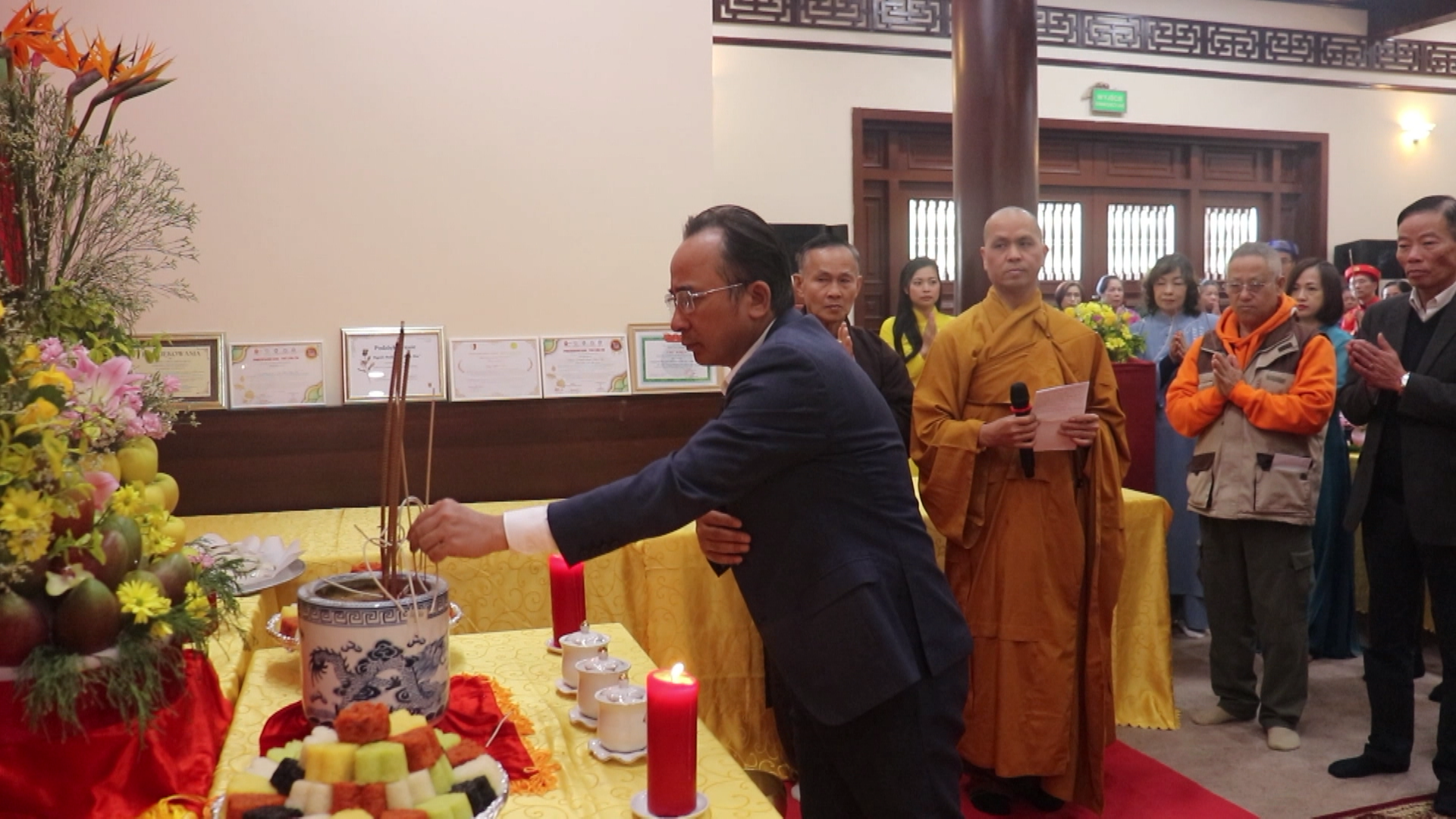 Kiều bào Ba Lan trang nghiêm tổ chức Giỗ Tổ Hùng Vương