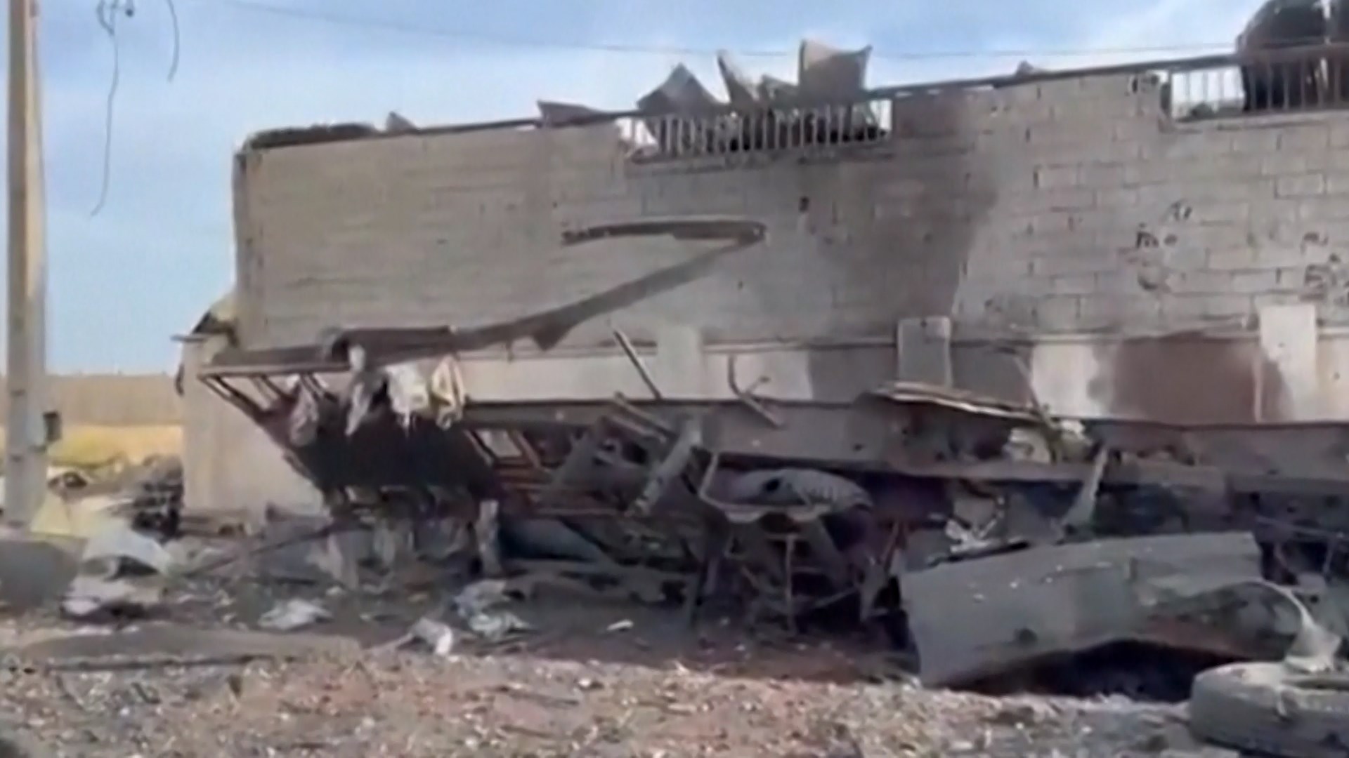 Kho hàng cứu trợ tại Iran bị trúng UAV