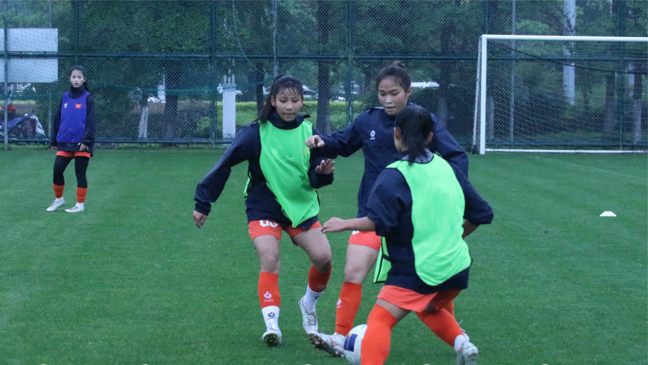 Đội tuyển U17 nữ Việt Nam tập buổi đầu tại Tô Châu