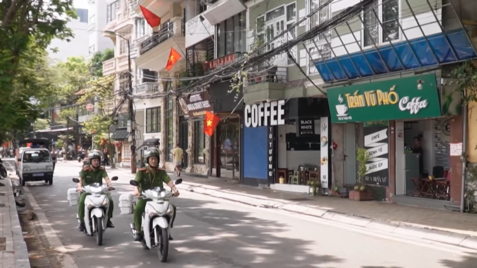 Phường Ba Đình đảm bảo an ninh trật tự, giữ trọn bình yên ngày nghỉ lễ