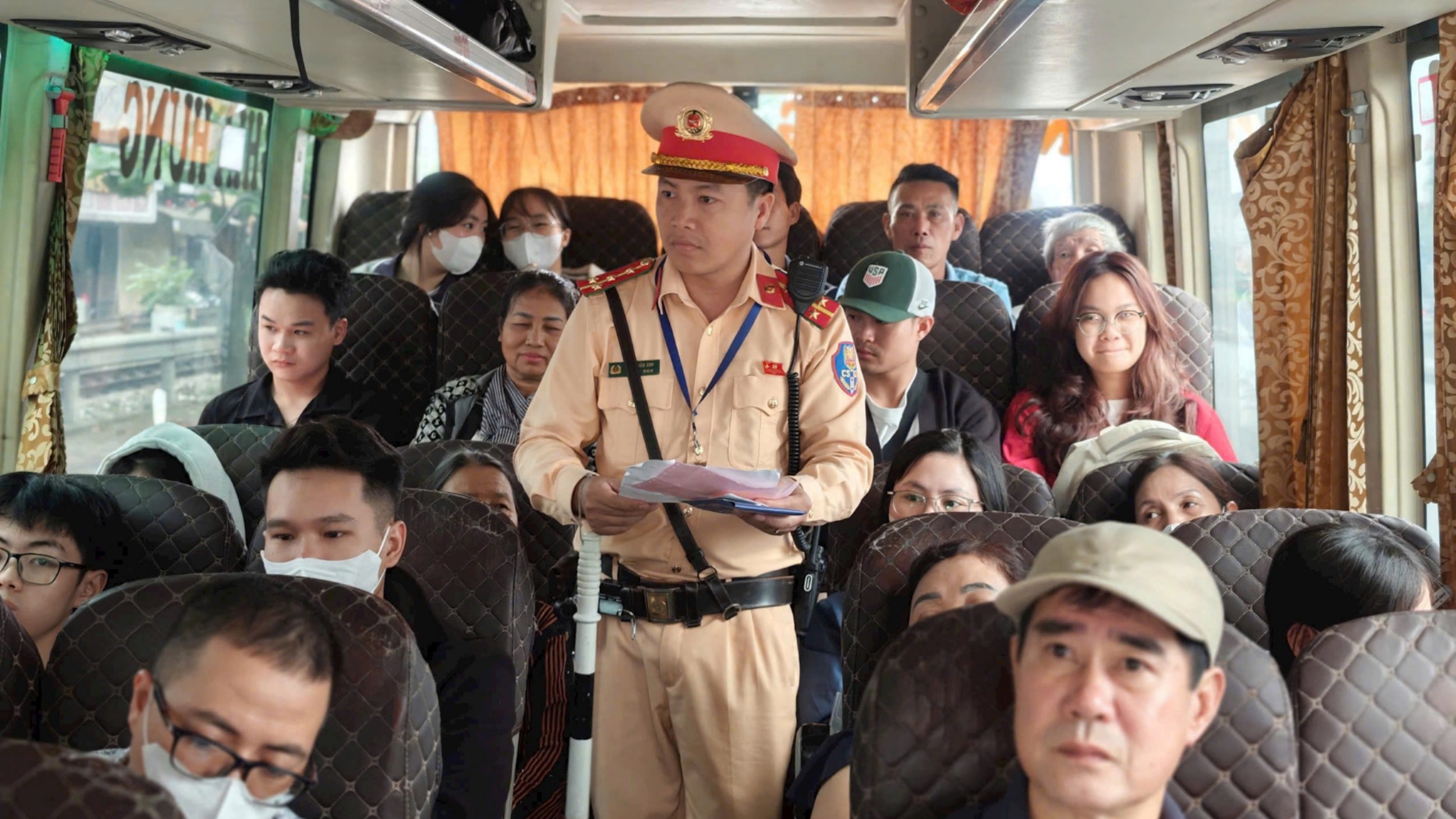Công an Hà Nội duy trì trật tự an toàn giao thông dịp lễ 30/4-1/5