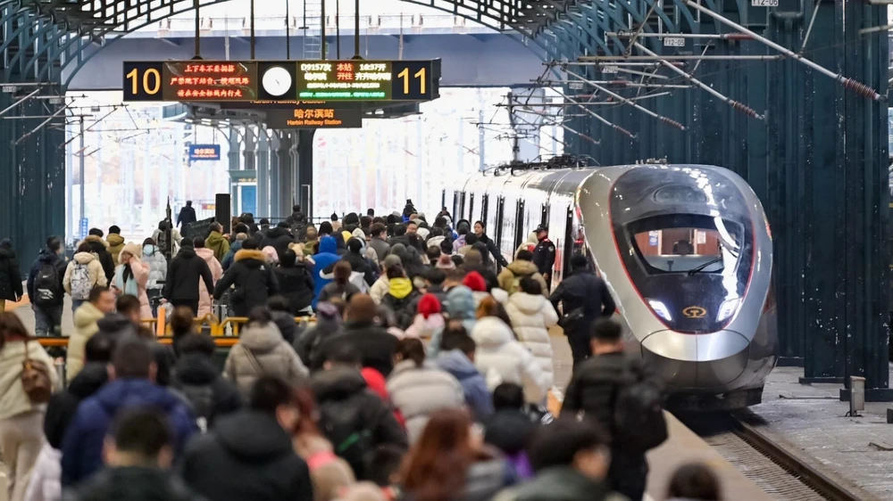 Trung Quốc: Nhu cầu đi lại bằng tàu dịp Tết Thanh minh tăng cao