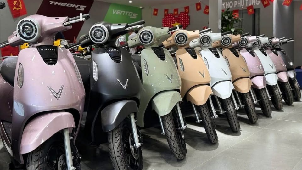 VinFast nhận kỷ lục 135.000 đơn đặt hàng xe máy điện/tháng