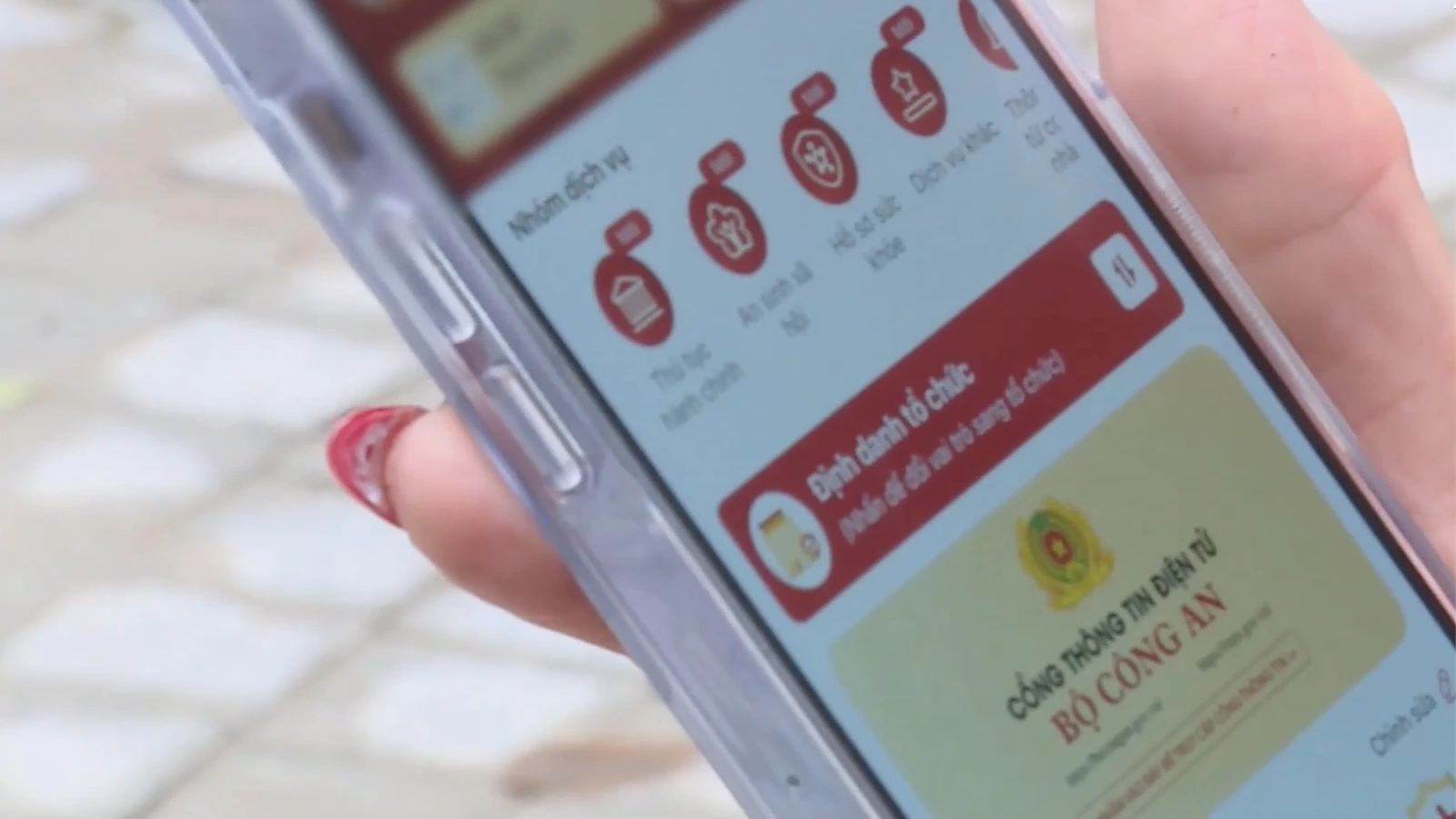 Người dùng di động tự xác thực SIM chính chủ trên VNeID