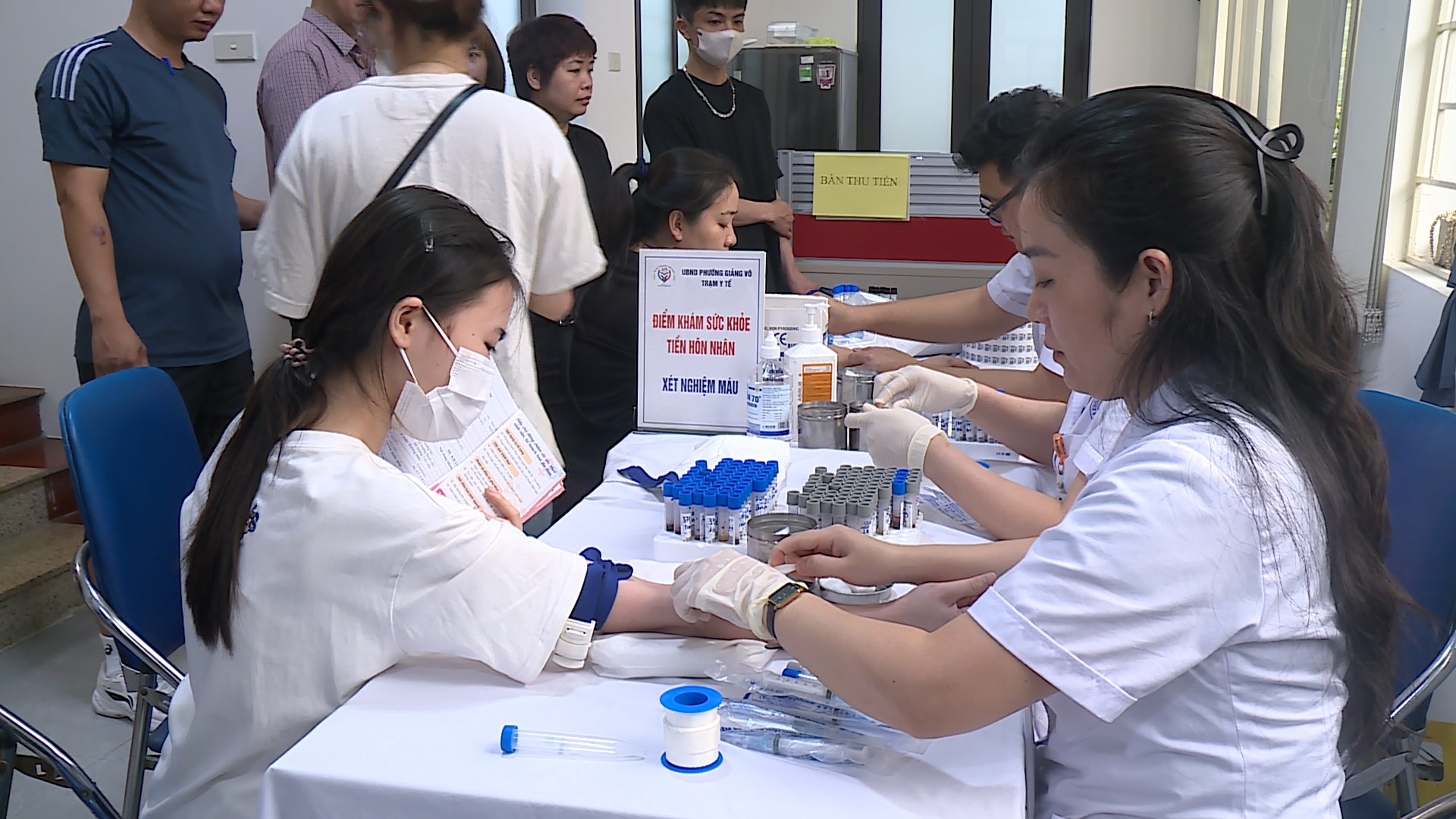 Y tế cơ sở đồng hành cùng nhân dân phòng bệnh từ sớm, từ xa