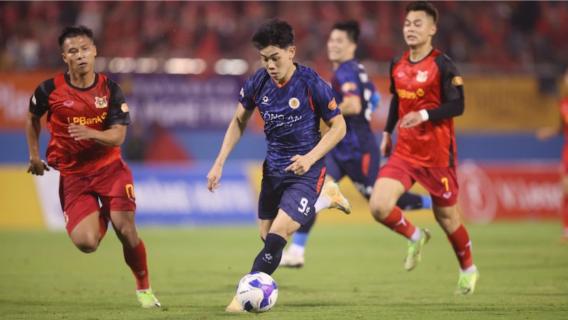 CLB Công an Hà Nội củng cố ngôi đầu V-League