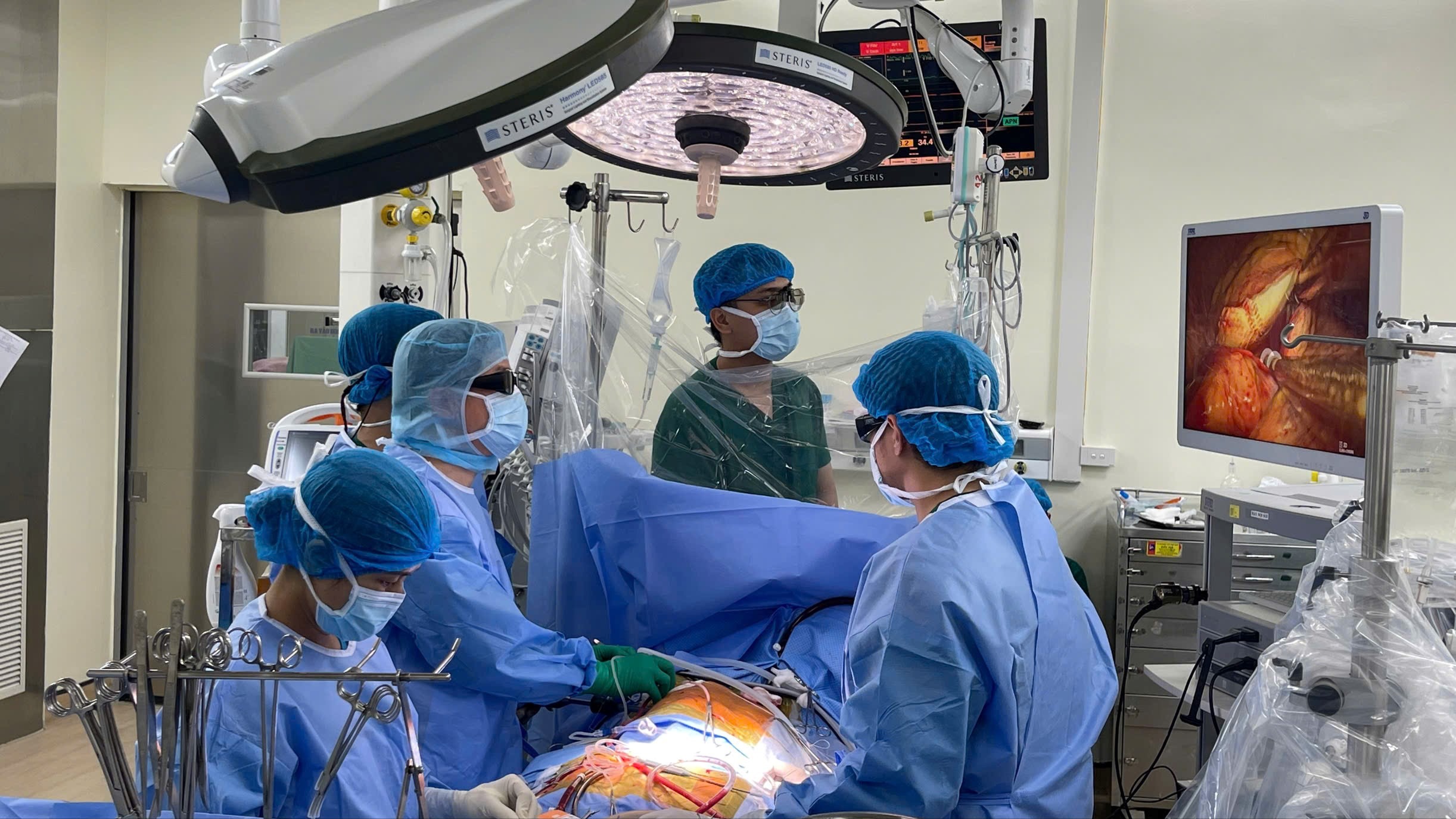 Y tế Hà Nội phát triển chuyên khoa vươn tầm quốc tế