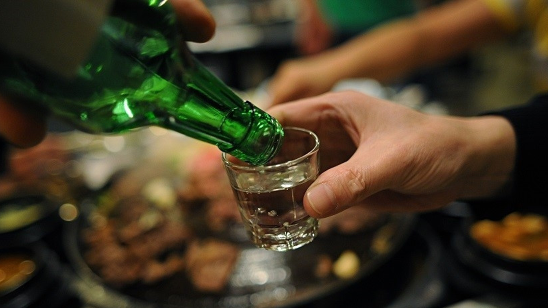 Bán đồ uống có cồn cho người dưới 18 tuổi bị phạt tới 3 triệu đồng