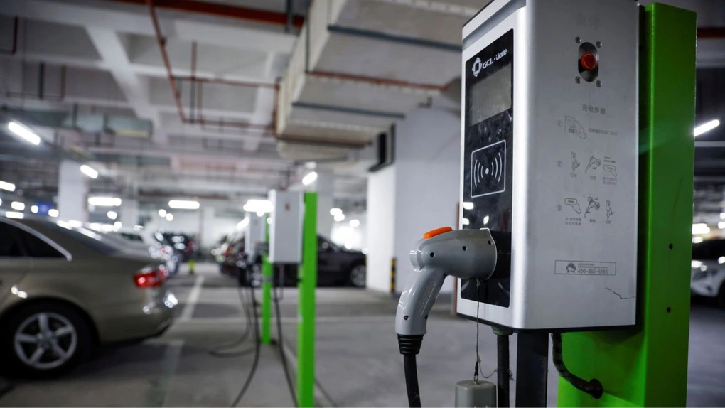 Chung cư Hà Nội và bài toán trạm sạc xe điện