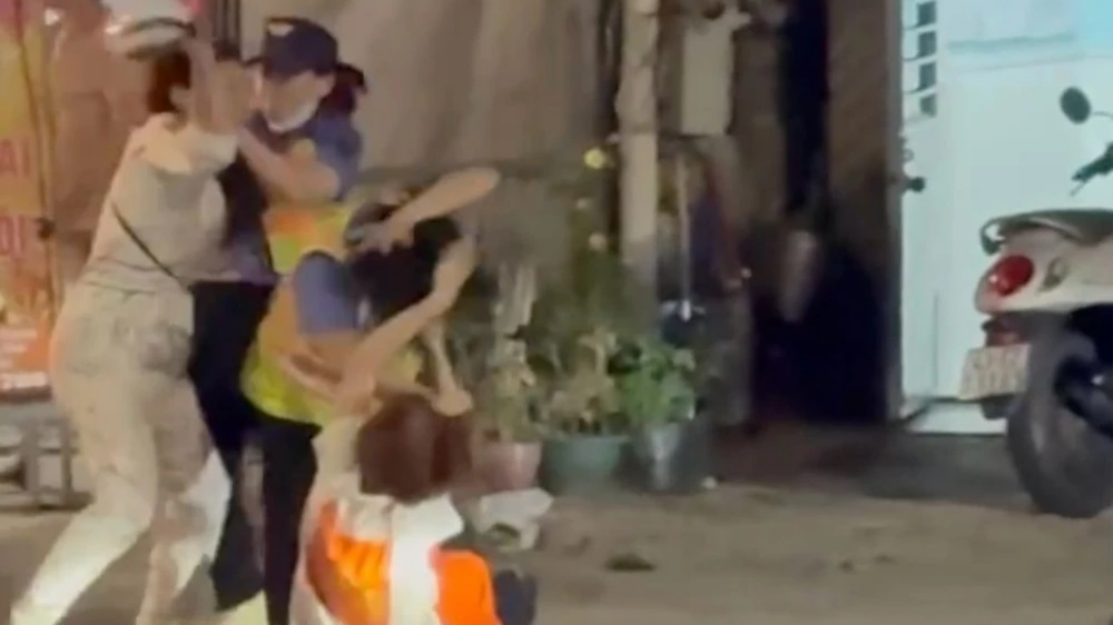 Điều tra hai nữ nhân viên đường sắt bị hành hung