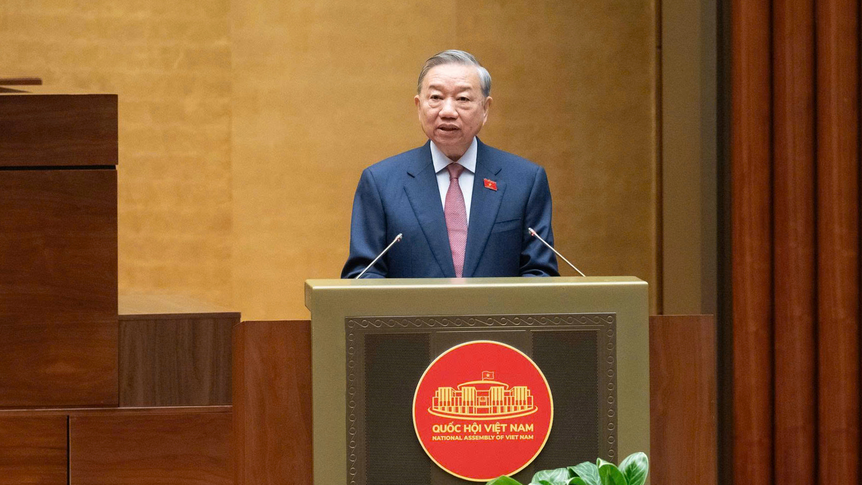 Xây dựng hệ thống luật pháp hiện đại, ổn định, kiến tạo phát triển