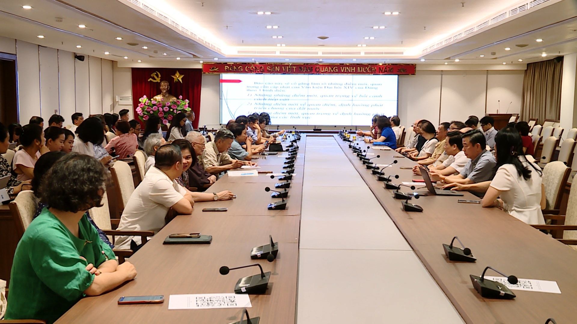 Sớm đưa Nghị quyết vào thực tế cuộc sống