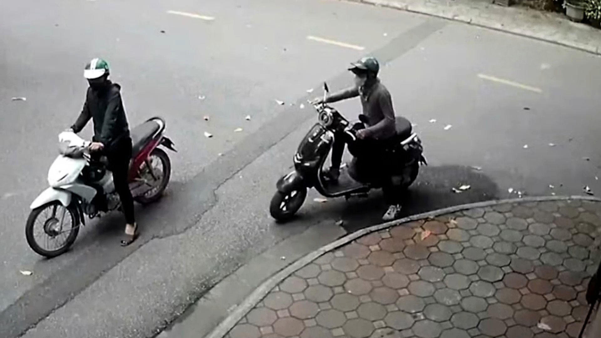 Đánh sập đường dây trộm cắp, tiêu thụ xe máy điện