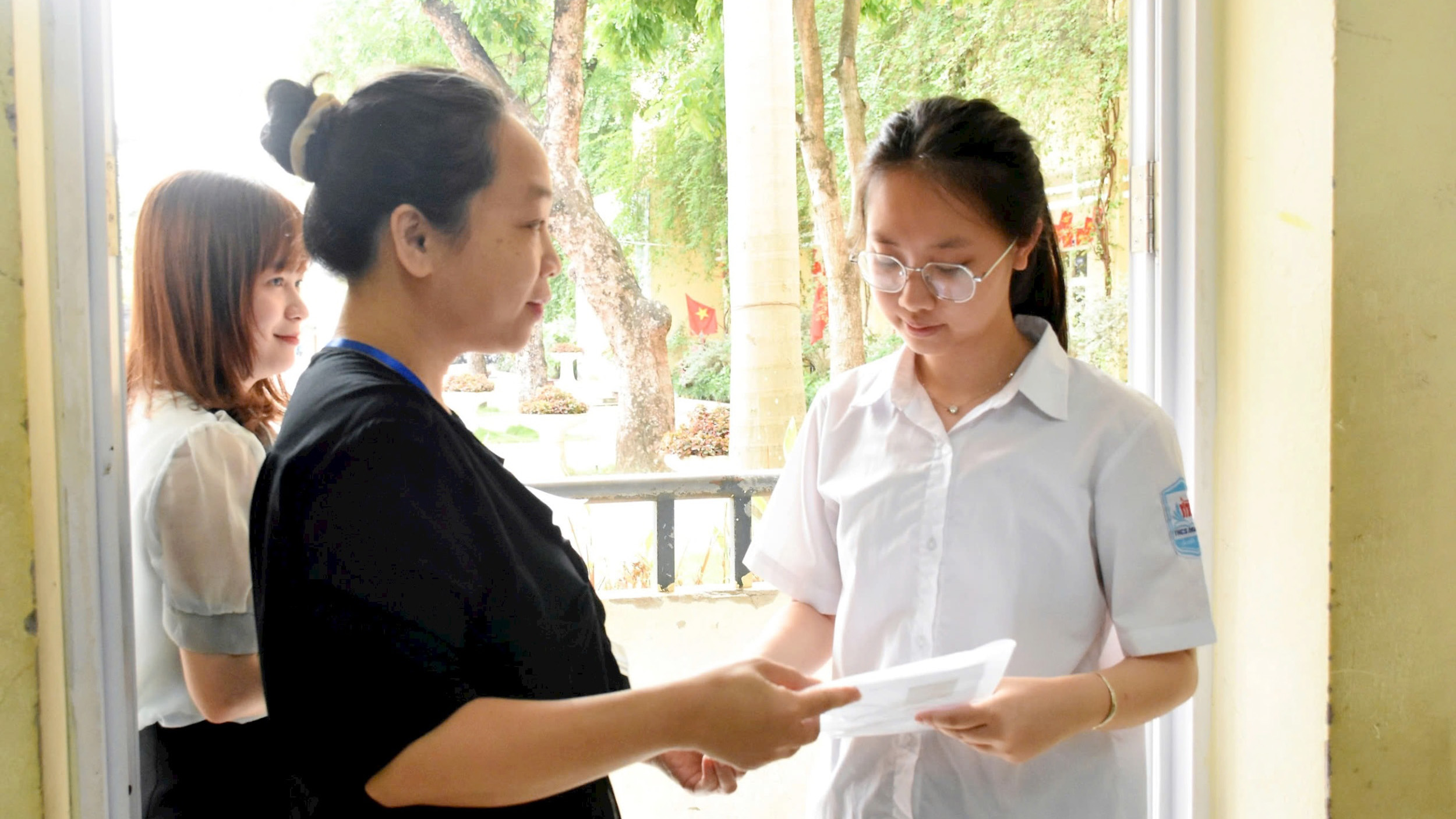 Hà Nội không thu phí thi vào lớp 10 của học sinh