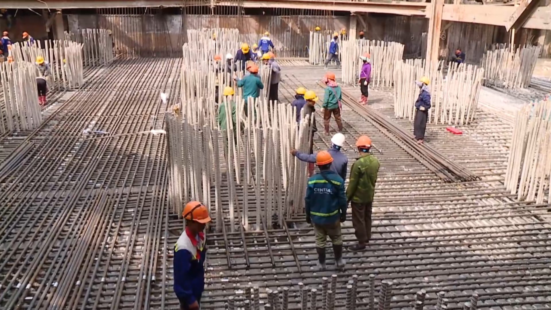 Nhiều công trình giao thông ở Hà Nội thi công xuyên kỳ nghỉ lễ