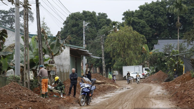 Khơi sức dân 'hiến đất, mở đường'
