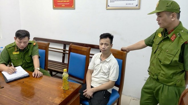 Khống chế kẻ dùng súng bắn bi gây thương tích cho người dân
