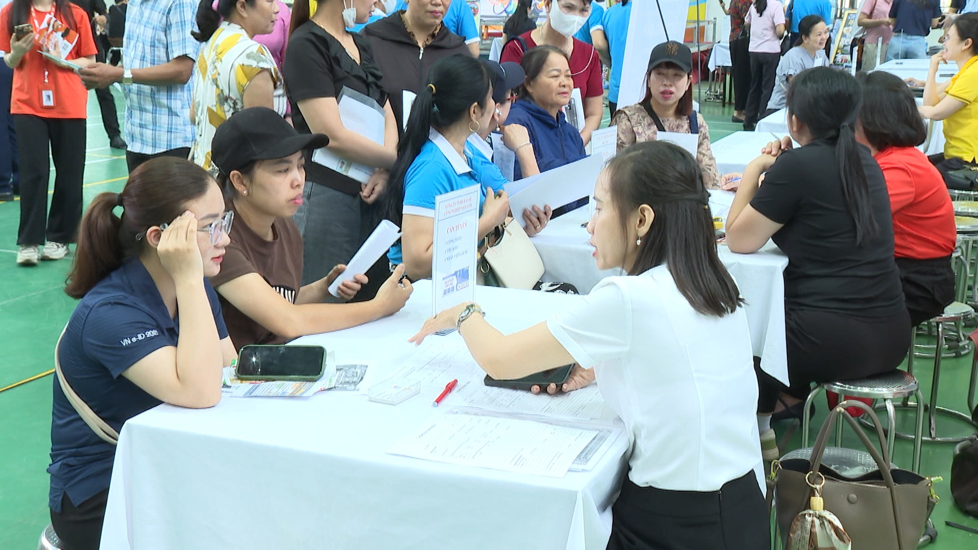 Giải quyết việc làm cho lao động nông thôn trong bối cảnh đô thị hóa