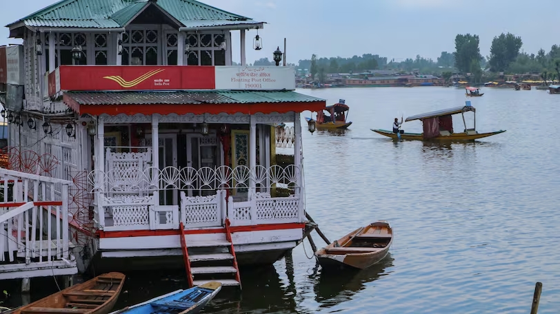 Bưu điện nổi duy nhất thế giới ở Kashmir, Ấn Độ