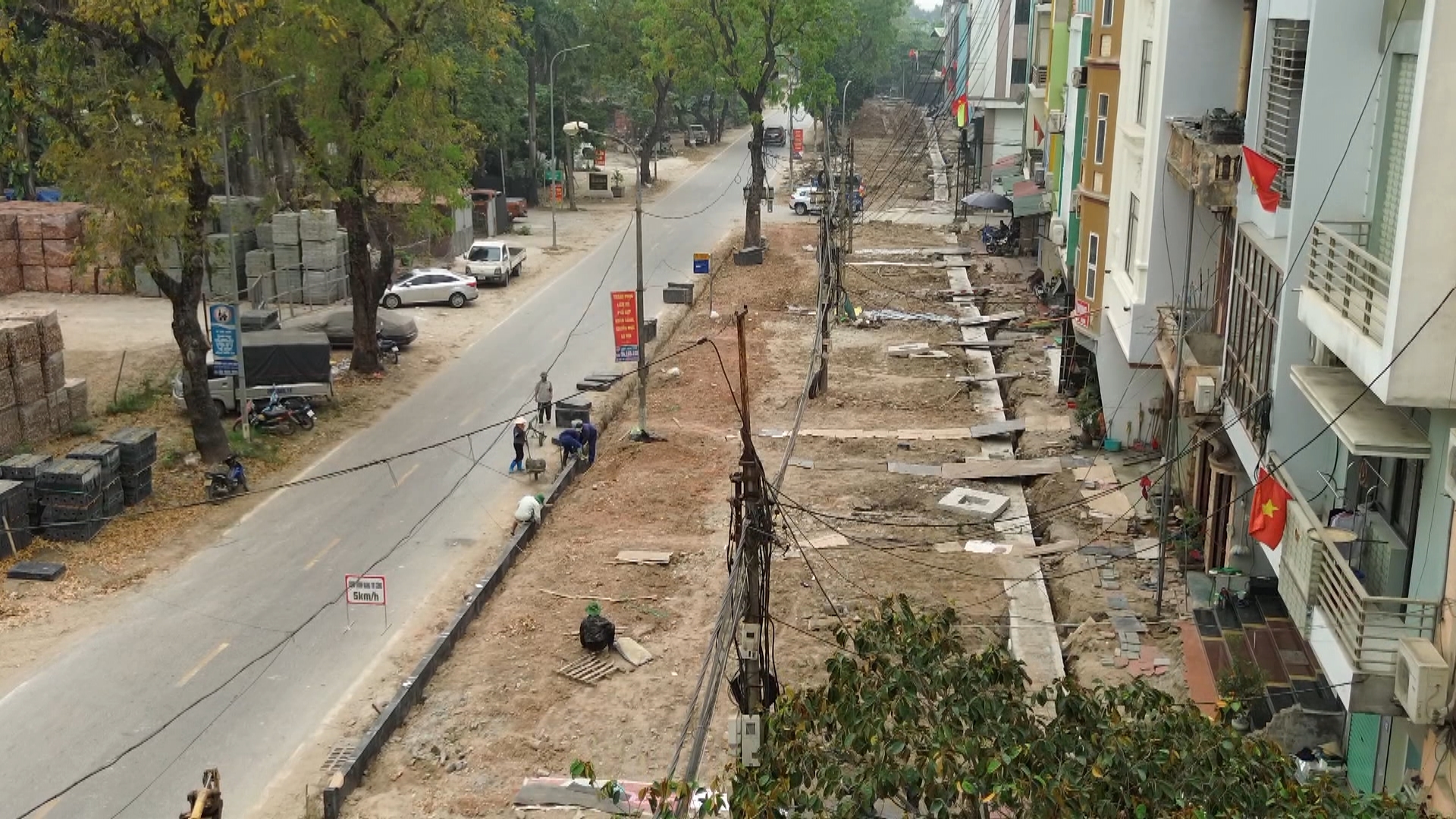 Xã Vĩnh Thanh đẩy nhanh tiến độ cải tạo vỉa hè