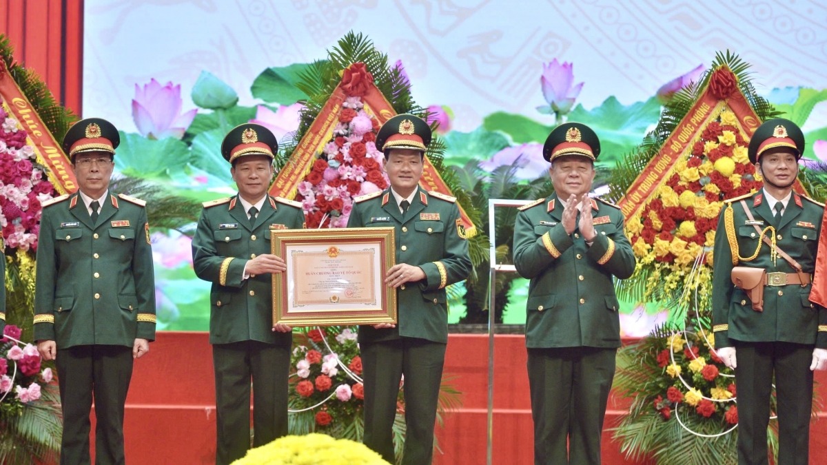 Công tác tư tưởng trong quân đội phải luôn 
