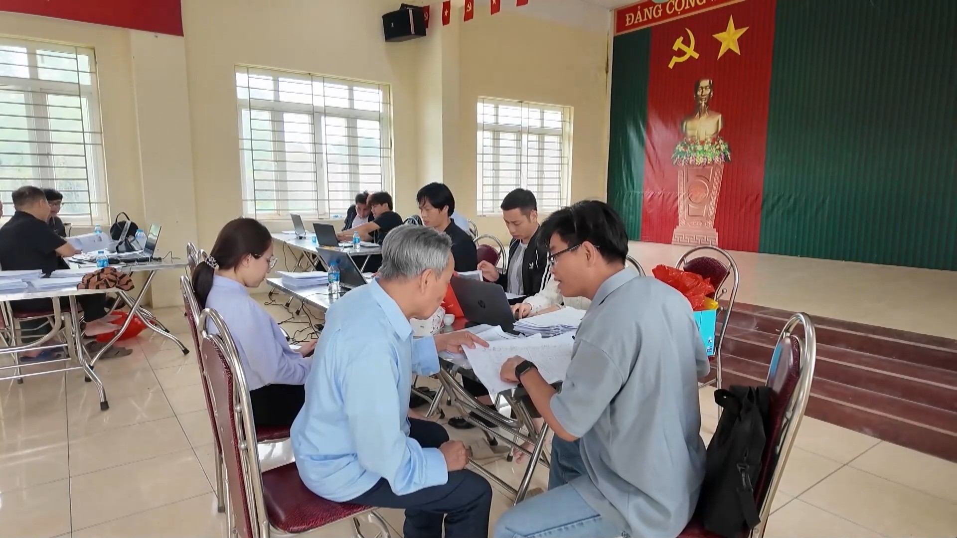 Người 'gỡ nút thắt’ từ cơ sở, tạo sự đồng thuận trong nhân dân