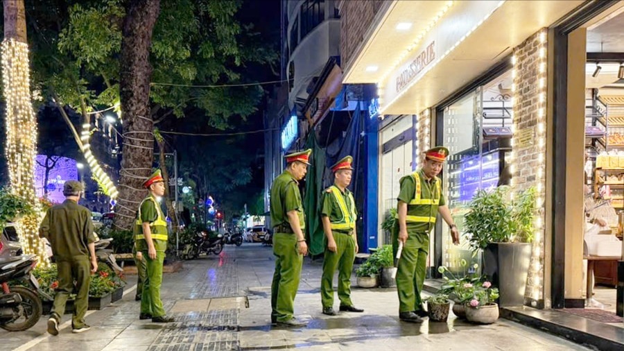 Xử lý vi phạm lòng đường, vỉa hè vào ban đêm: Cần sự chia sẻ từ phía người dân