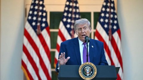 Tổng thống Mỹ Donald Trump đề xuất tạm dừng thuế xăng, dầu