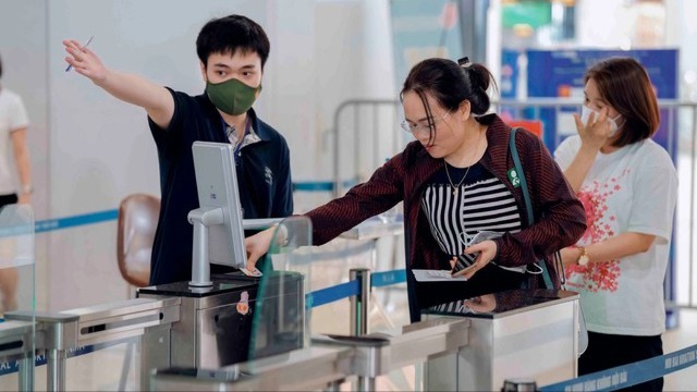 100% hành khách đi metro sử dụng vé nhận diện sinh trắc học 