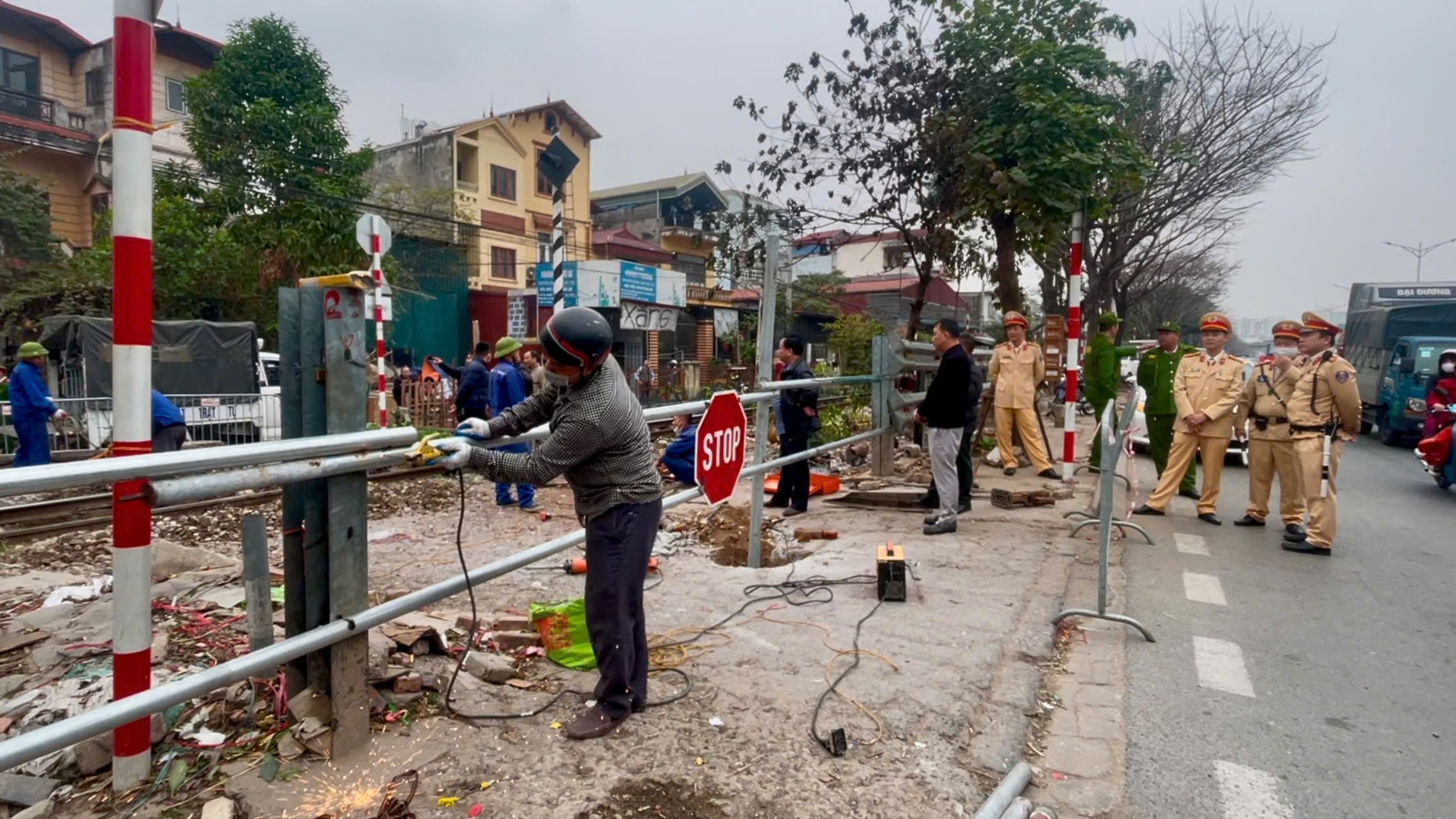 Tăng cường kiểm tra, xử phạt vi phạm trong lĩnh vực giao thông đường sắt