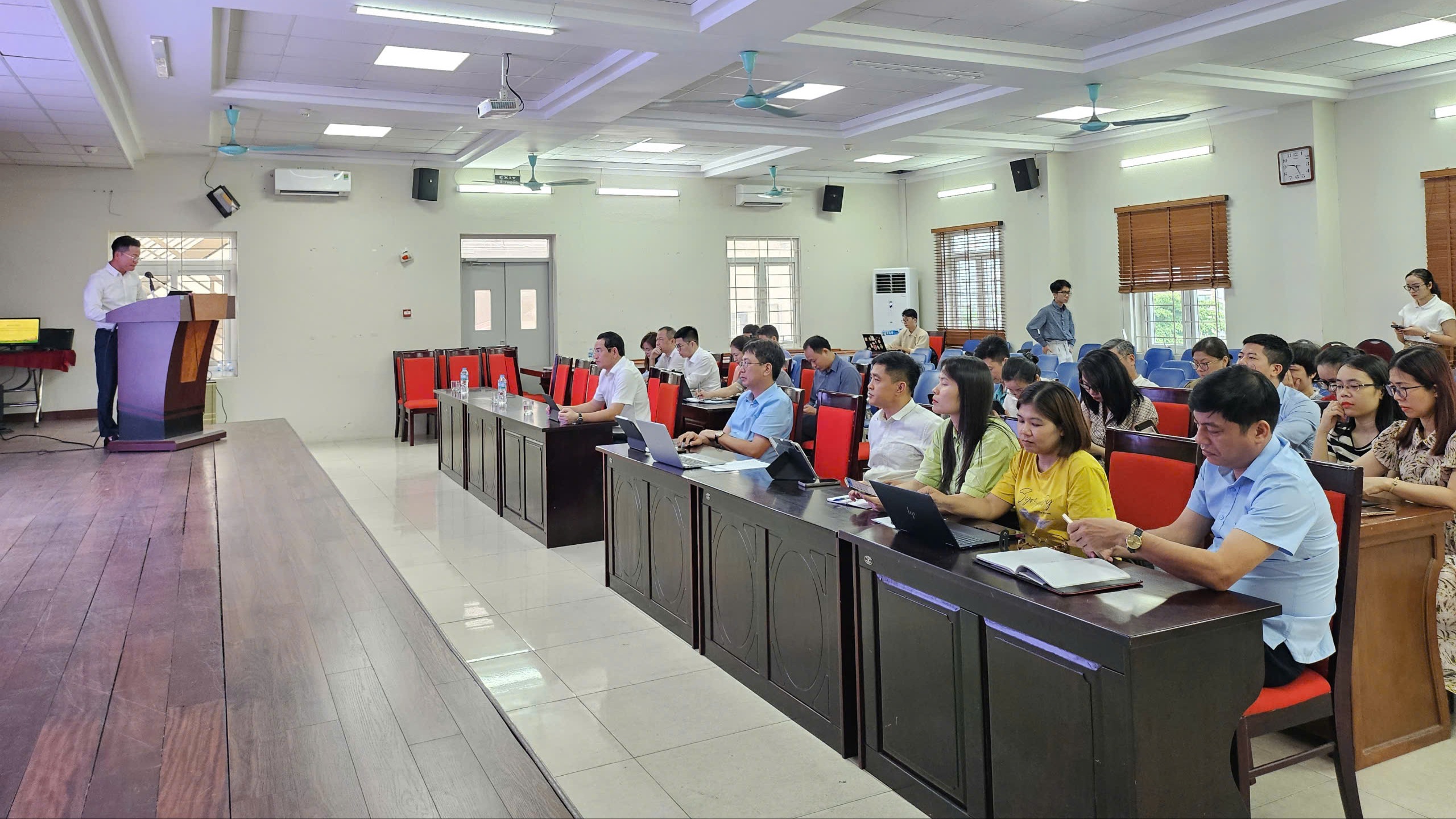 Phường Giảng Võ đưa 'trợ lý AI' vào công vụ, tạo chuyển biến từ tư duy đến hành động