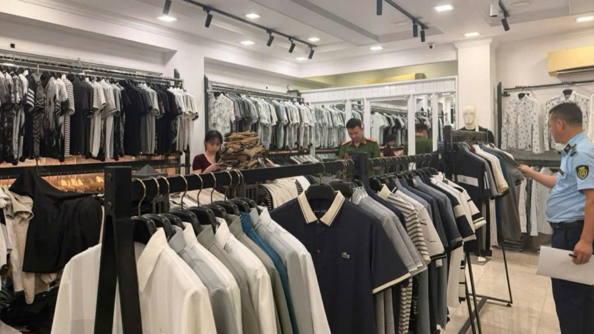 Hà Nội xử lý hơn 2.000 vụ vi phạm về hàng lậu, hàng giả