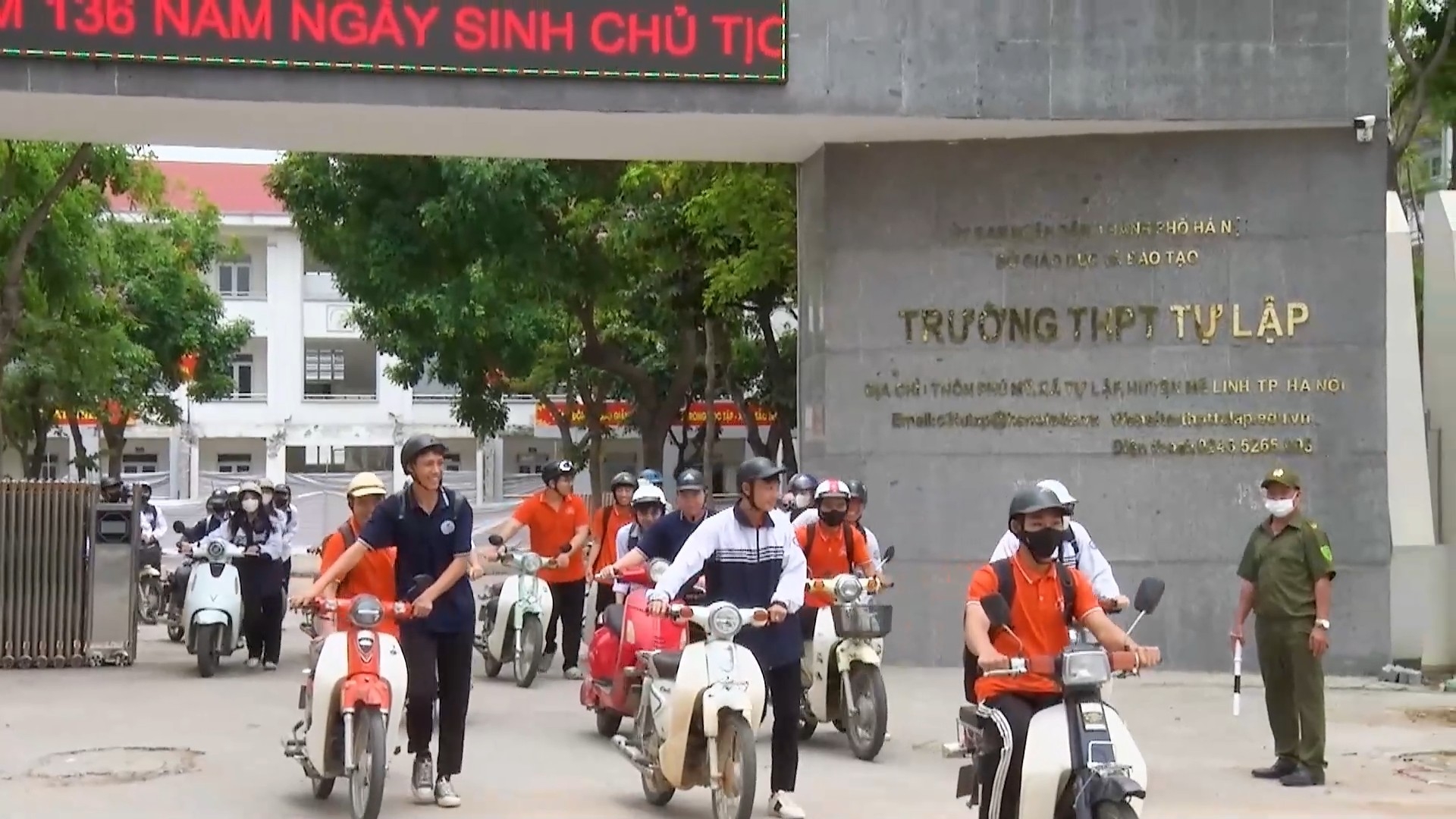 Công an xã Tiến Thắng phát huy hiệu quả mô hình 'Cổng trường an toàn giao thông'