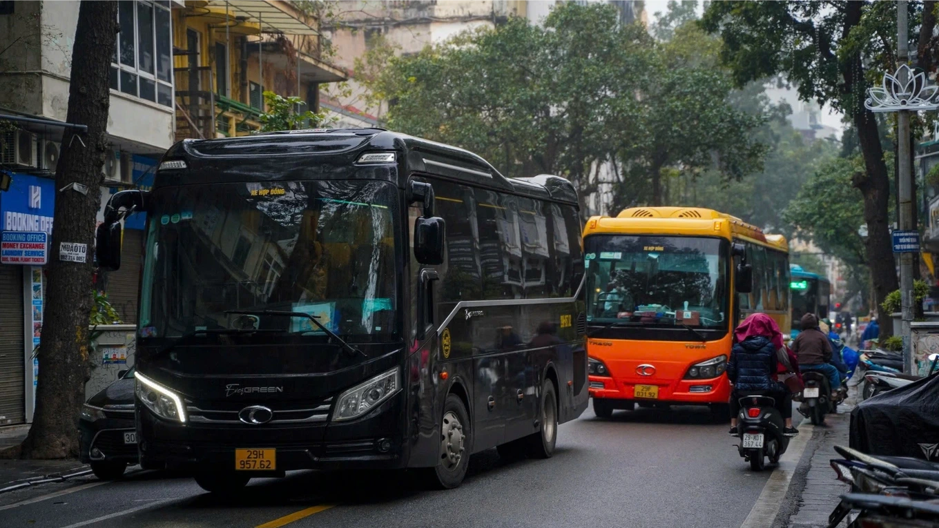 Phường Hoàn Kiếm đề xuất mở rộng phạm vi hạn chế xe trên 16 chỗ