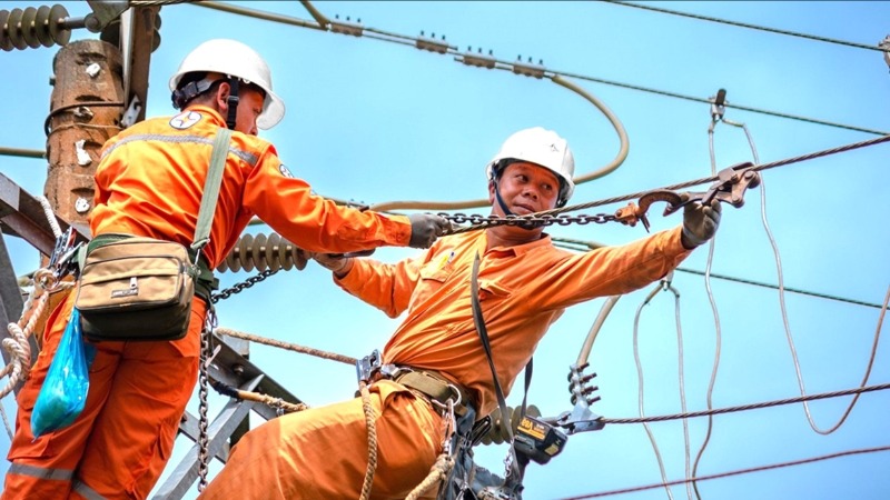 Nắng nóng, tiêu thụ điện vượt mốc 1,1 tỷ kWh