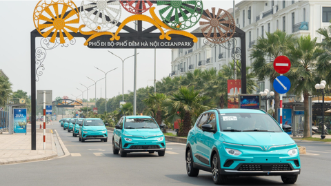 Hà Nội đề xuất chuyển toàn bộ taxi sang xe điện