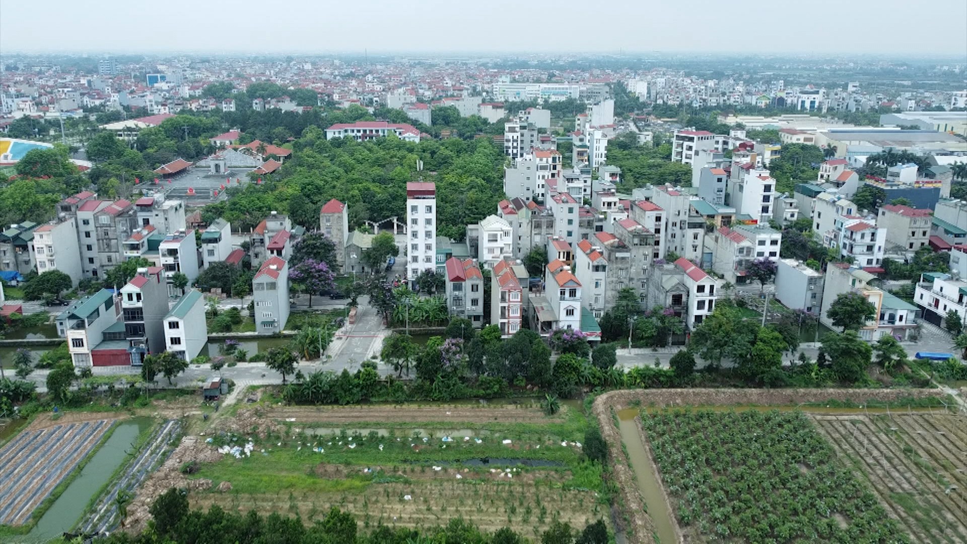 Nguồn lực đất đai vẫn đang bị 'nghẽn'