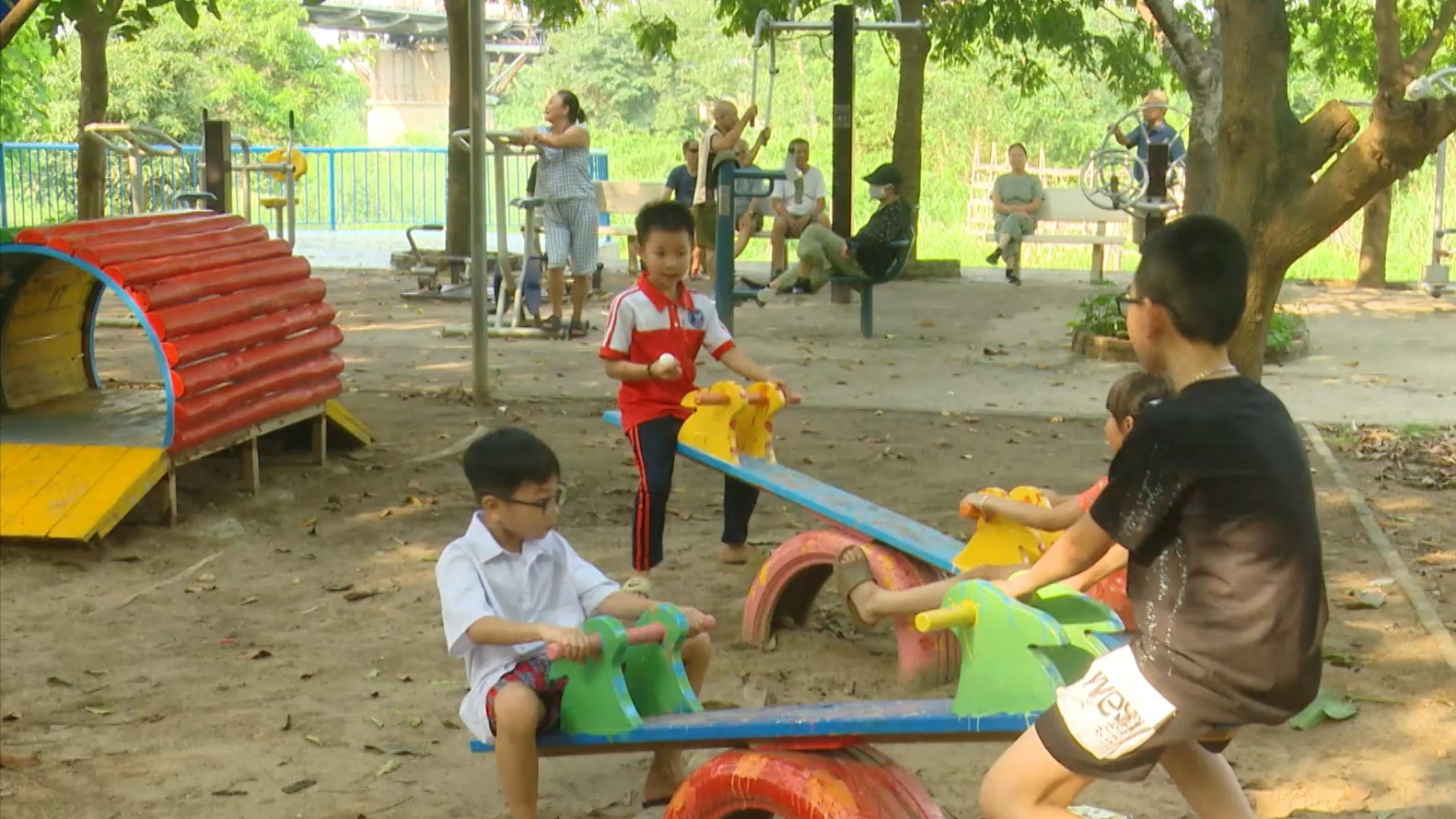 Người tạo sân chơi miễn phí cho cộng đồng | Người tốt quanh ta | 17/05/2026