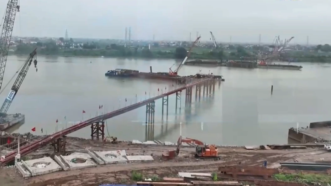 Nhịp cầu mới cho cực tăng trưởng sông Hồng