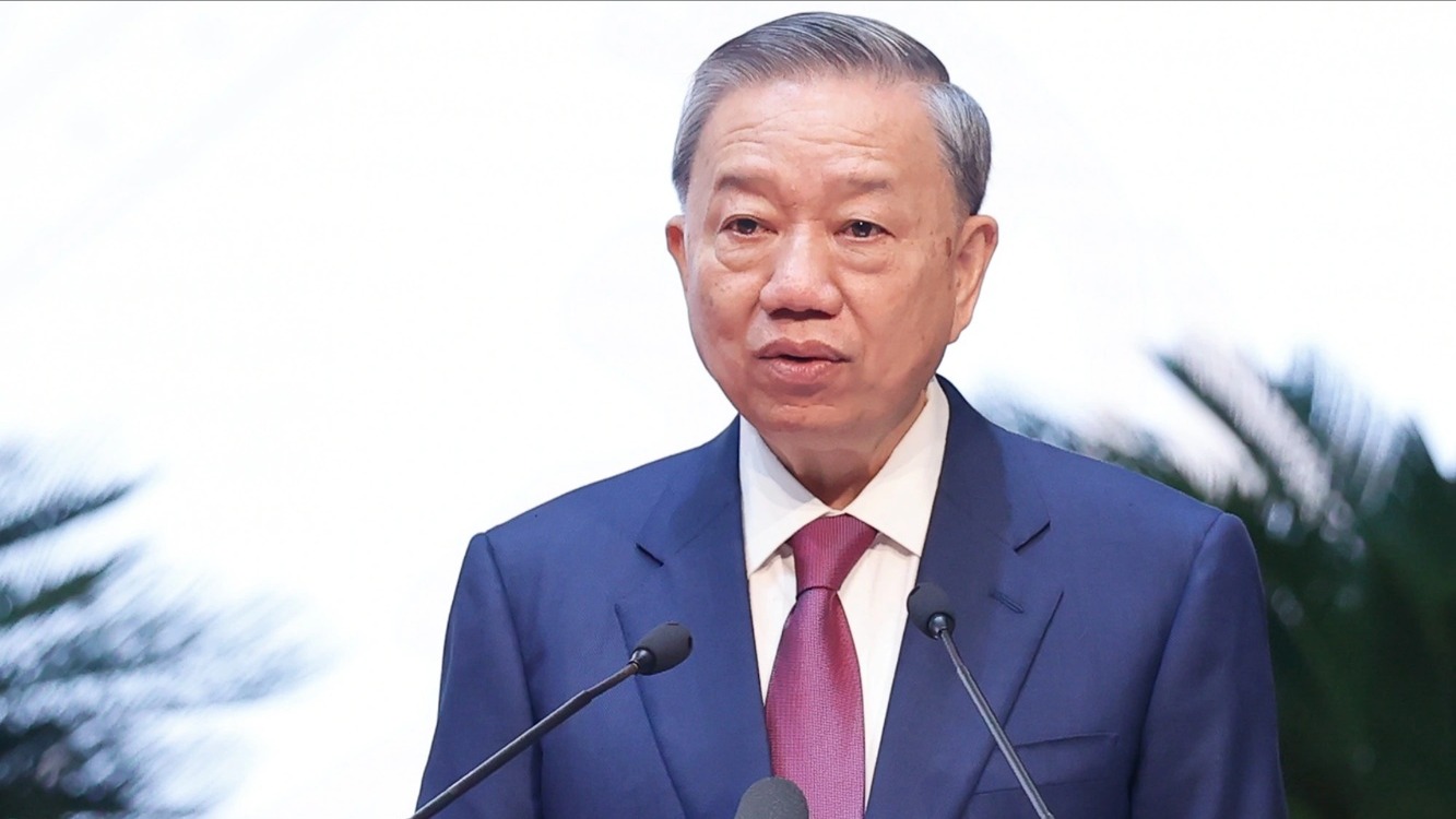 Ánh sáng Hồ Chí Minh soi đường cho chúng ta đi