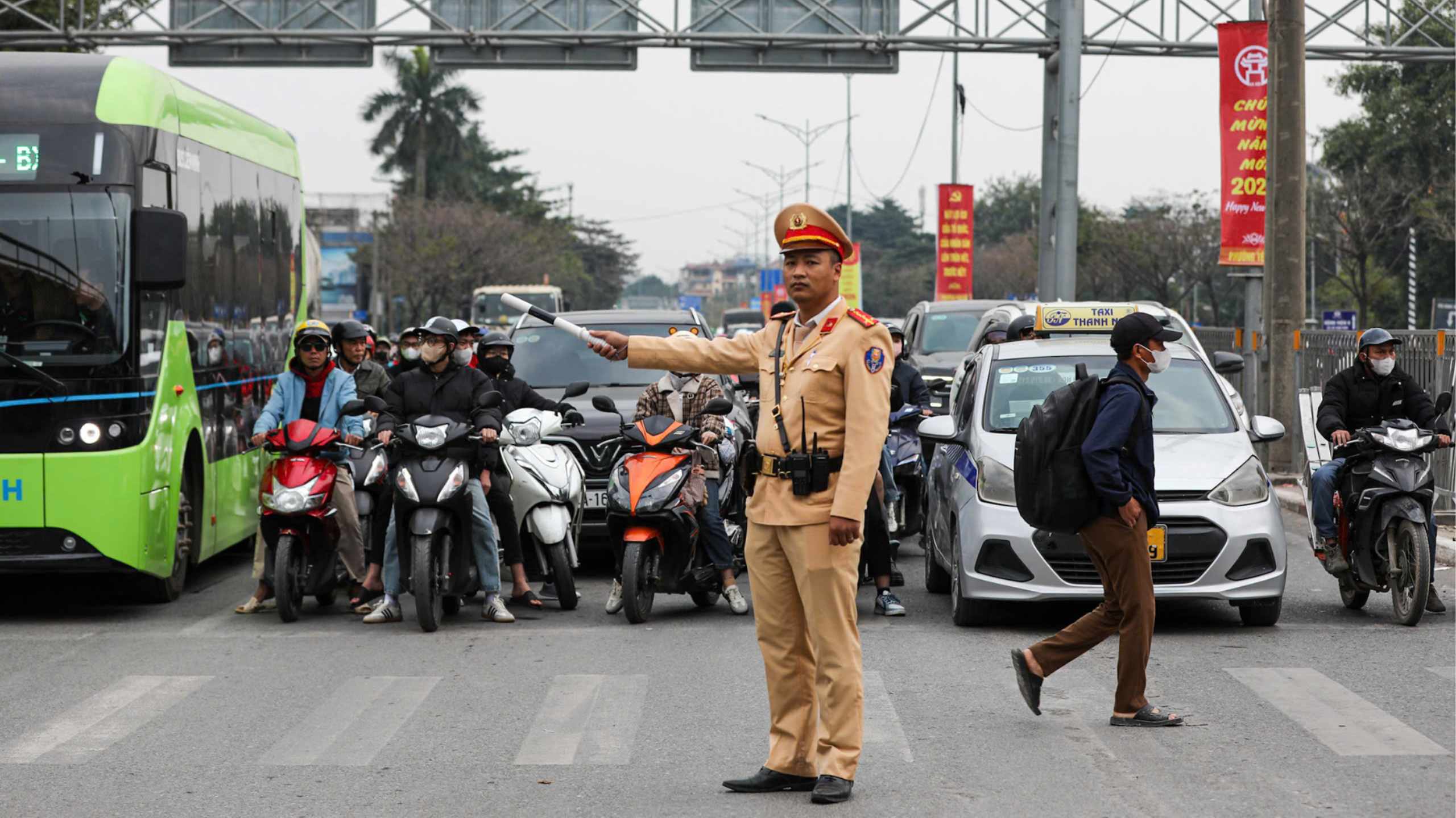 Hà Nội duy trì TTĐT, đảm bảo an toàn giao thông 